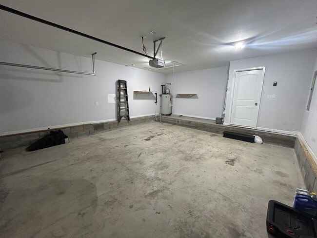 Building Photo - 721 Tidwell Dr