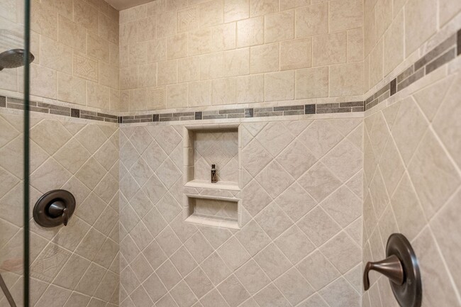 Building Photo - Gorgeous Furnished 2-Bed, 2-Bath Townhouse...