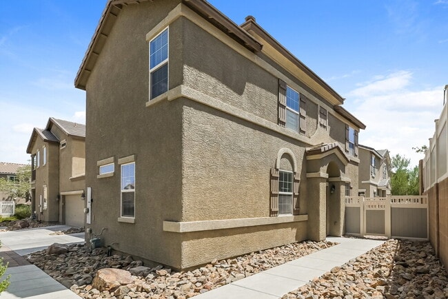 Building Photo - 967 Wembly Hills Pl