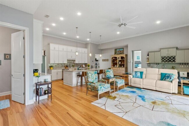 Building Photo - Luxury Living in exclusive and gated Oyste...
