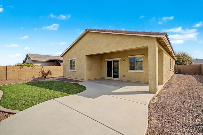 Building Photo - 21248 W Palm Ln