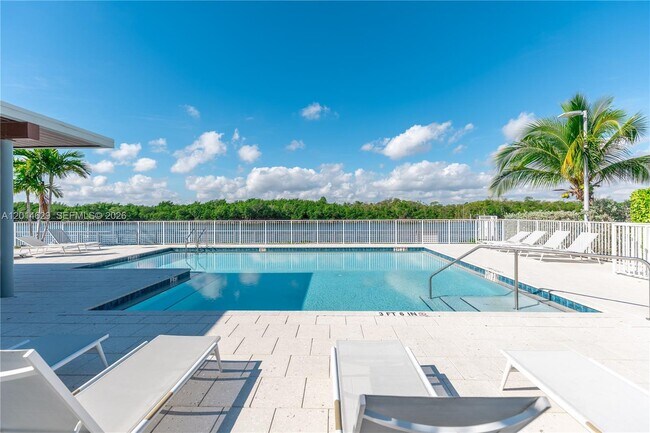 Building Photo - 6100 N Ocean Dr