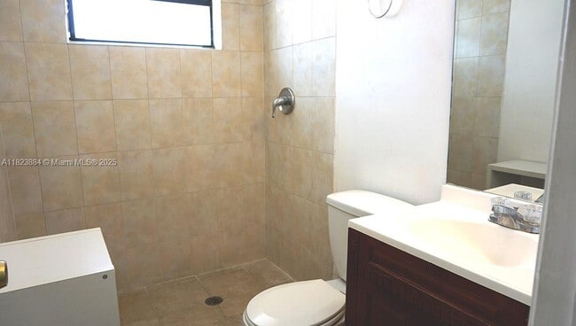 Building Photo - 1705 San Remo Cir
