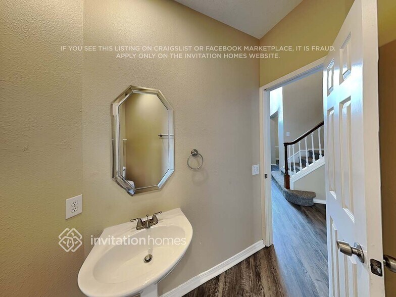 Building Photo - 429 Vasey Oak Dr