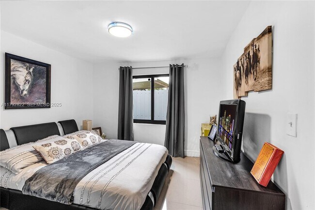 Building Photo - 519 NW 52nd St