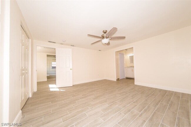Building Photo - 4330 Deleon St