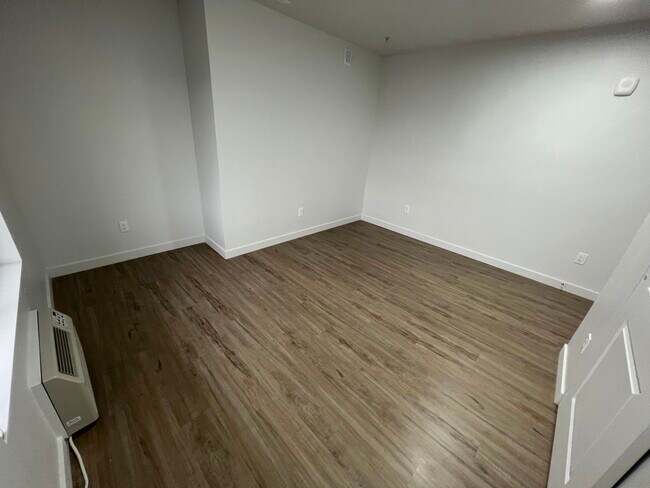 Building Photo - 404 E 5600 S