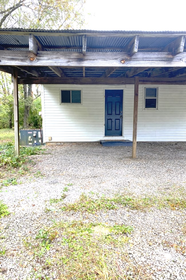 Building Photo - Quiet Country Living on 1 Acre in Murfreesboro! - 3br 2ba