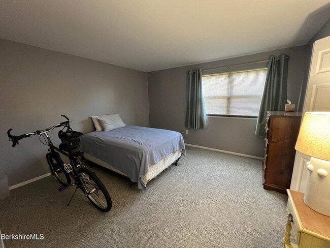 Building Photo - 1 Rolling Hills