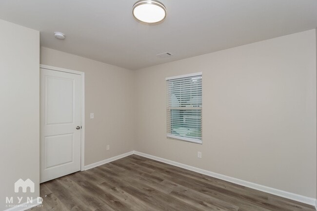 Building Photo - 376 Scotland Dr