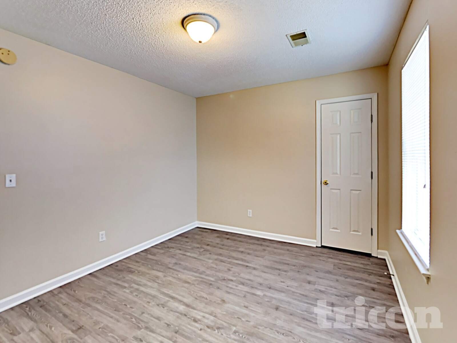 Building Photo - 1310 May Oak Cir