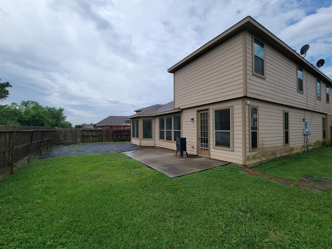 Building Photo - 5046 Longlane Dr