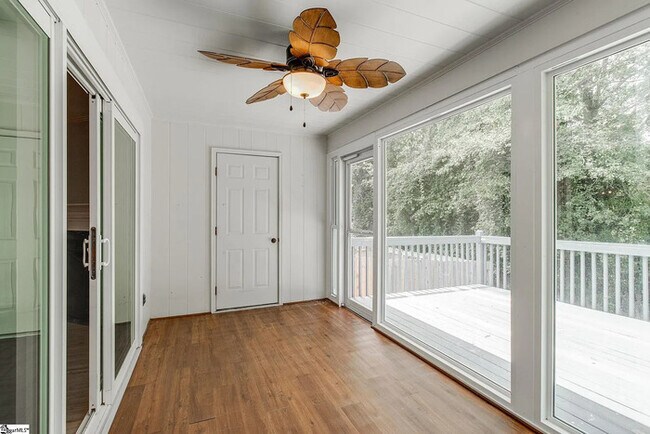 Building Photo - 9 Hillington Pl