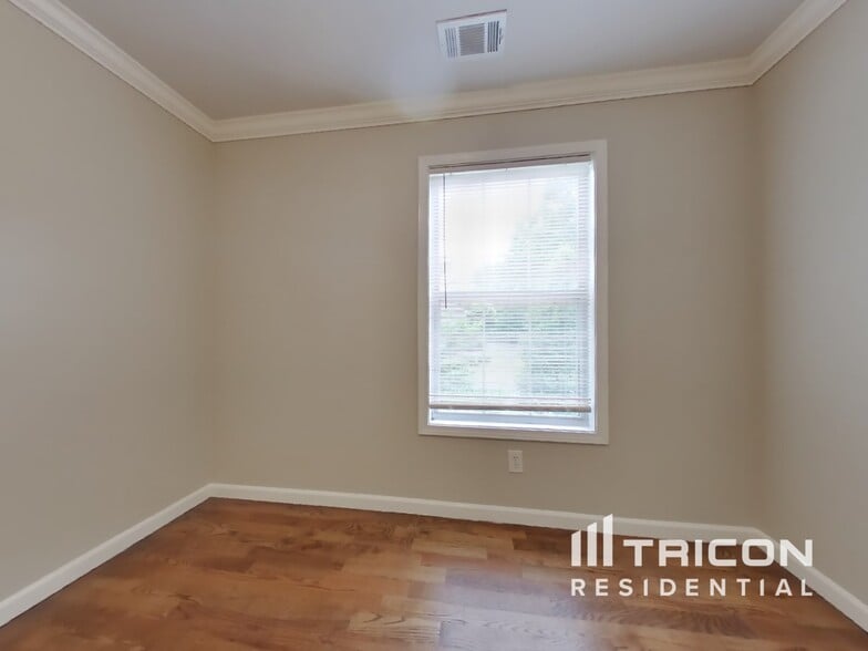 Building Photo - 3698 Autumn View Dr