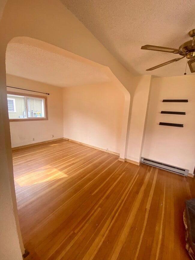 Building Photo - Whitefish River unfurnished 2 bedroom home!