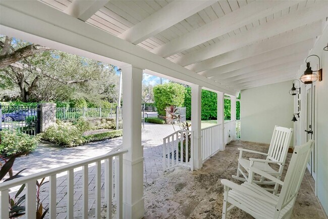 Building Photo - 4920 SW 76th St