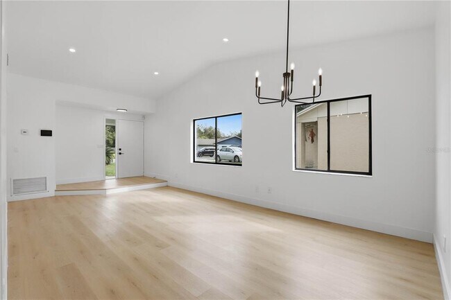 Building Photo - 640 Macduff Ln