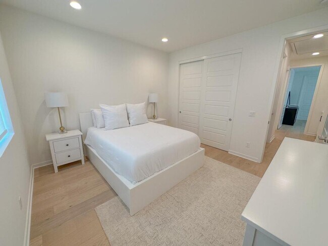 Building Photo - 49 Sanctuary Ln