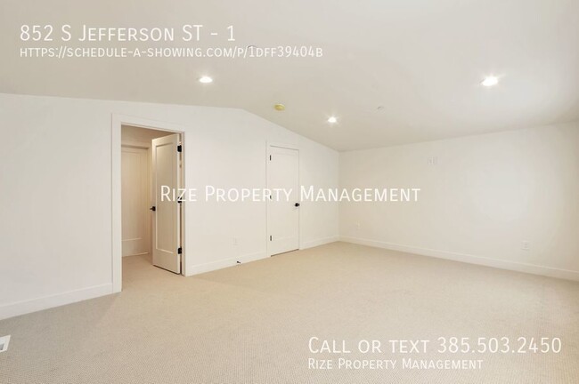 Building Photo - 852 Jefferson St W