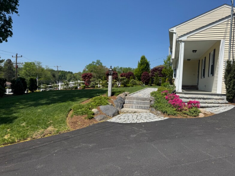 Building Photo - 647 Frenchtown Rd