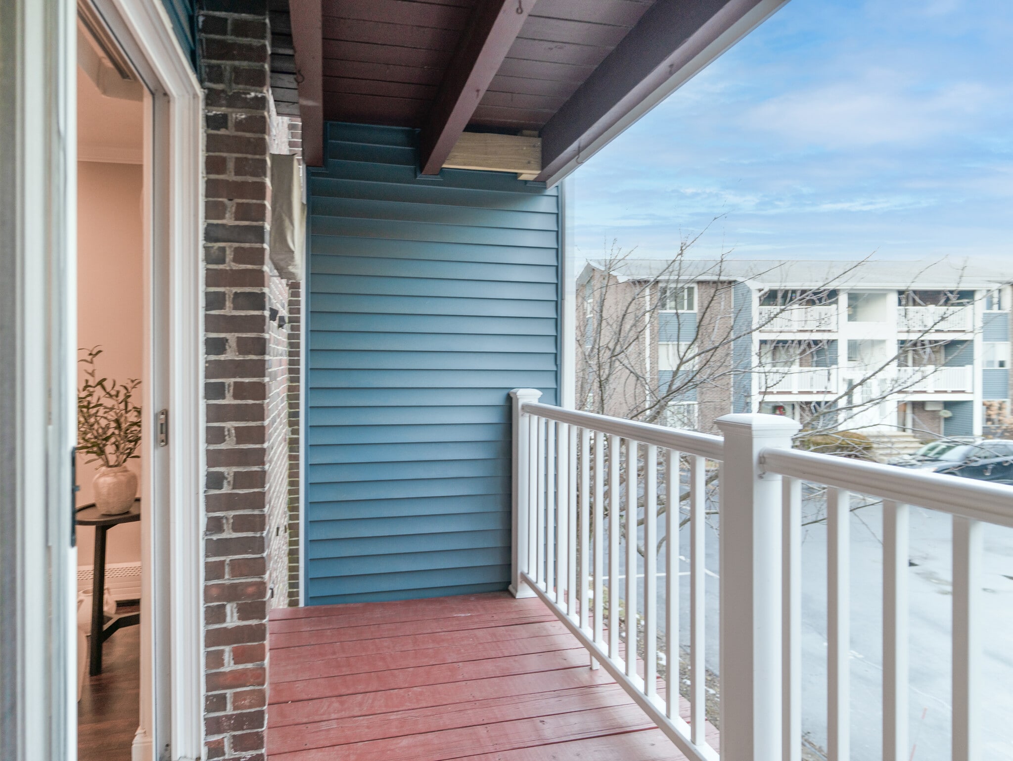 Building Photo - 10 Woodcrest Ct