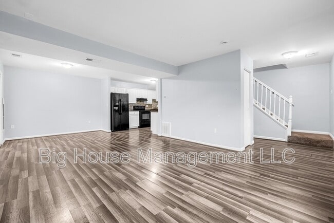 Building Photo - 4536 Reeves Pl