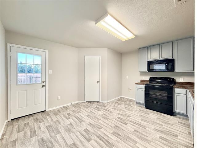 Building Photo - 5912 Ridge Lake Dr