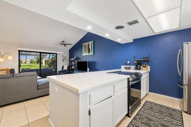 Building Photo - 77116 Pauma Valley Way