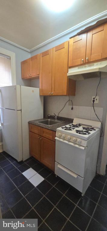 Building Photo - 3258 N Park Ave