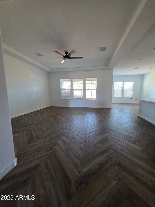 Building Photo - 7641 W Staghorn Rd