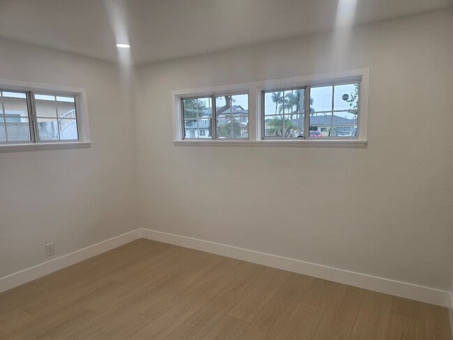 Building Photo - GLENHAVEN - ANAHEIM