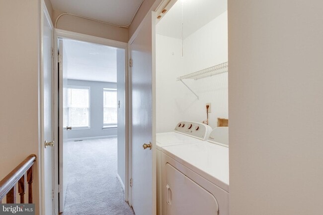 Building Photo - 2133 Whisper Way