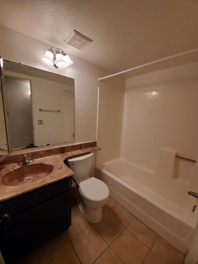 Building Photo - Ground level 2 bed/2 bath condo- Guadalupe & Country Club