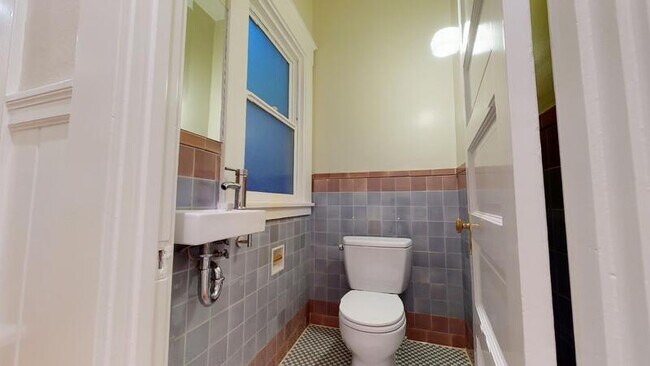 Building Photo - 464 8th Ave