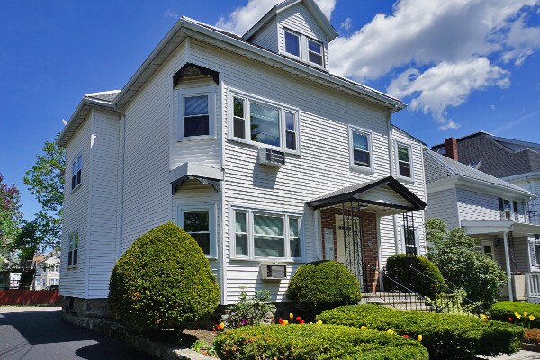 Building Photo - 160 Brown St
