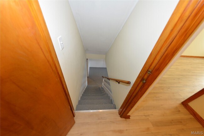 Building Photo - 1005 Hawthorn Ave