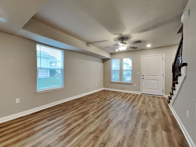 Building Photo - Spacious 3-Bedroom Home with Hardwood Floors & Patio in Blue Springs, MO