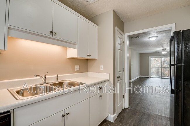 Building Photo - 3004 Strickland Ct