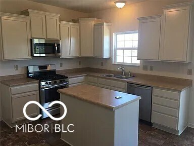 Building Photo - 5421 Tanglewood Ln