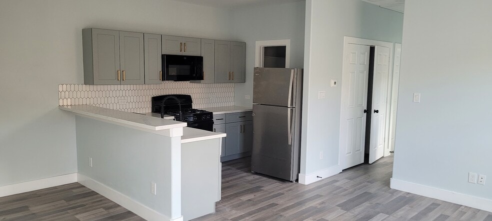 Building Photo - 7502 Sandle St