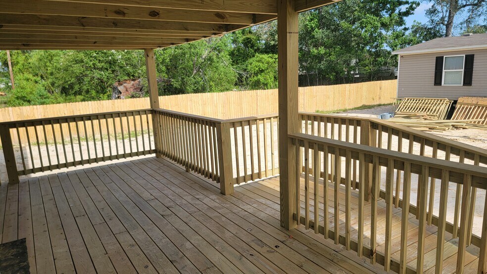 Building Photo - 32744 Carolee Cir