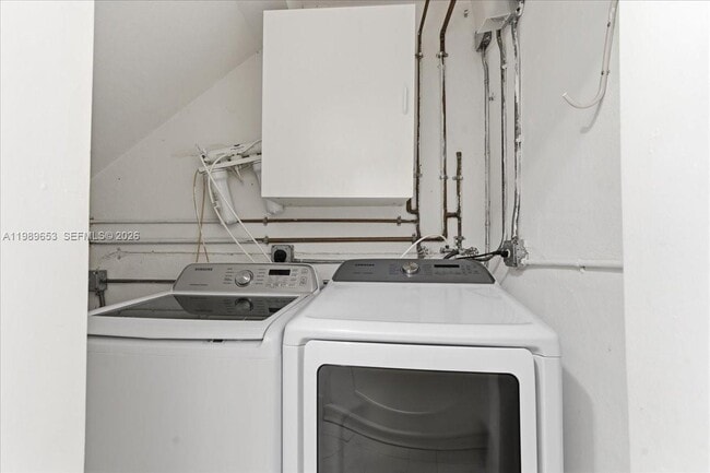 Building Photo - 1249 Biscaya Dr