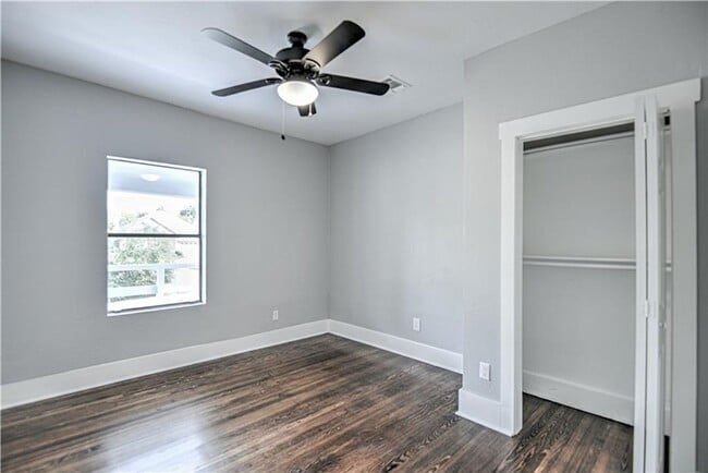 Building Photo - 1118 NW 33rd St