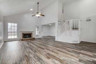 Building Photo - 434 Wellington Dr