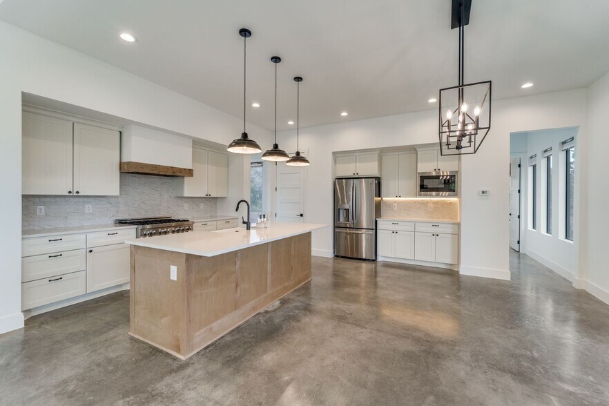 Building Photo - 1211 Westhaven Dr