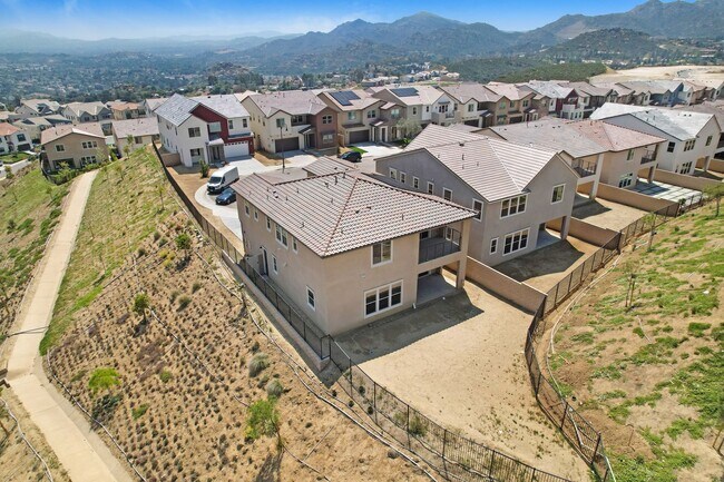 Building Photo - Stunning New Build Home with Breathtaking ...