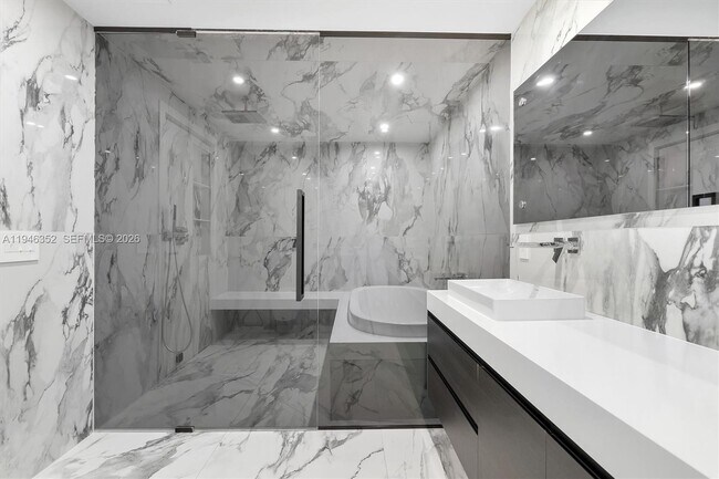 Building Photo - 2950 NE 188th St