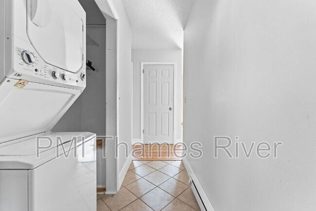Building Photo - 33 Lodus Ct