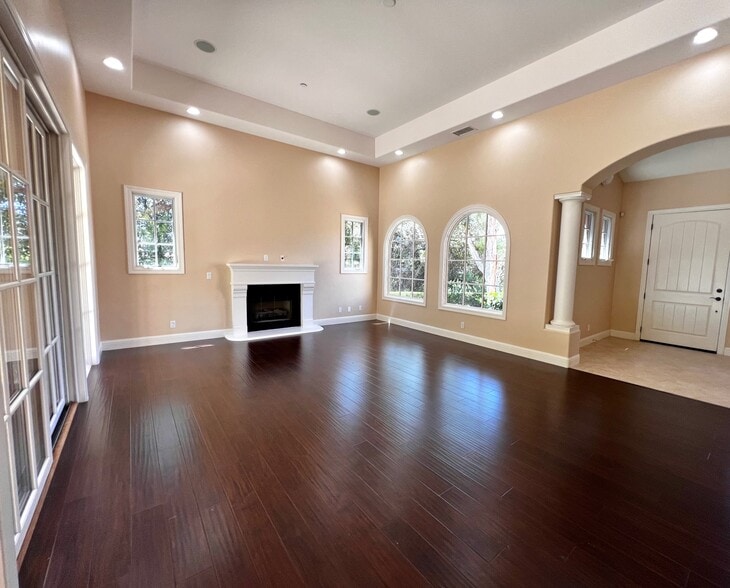 Building Photo - 4698 Granada Way