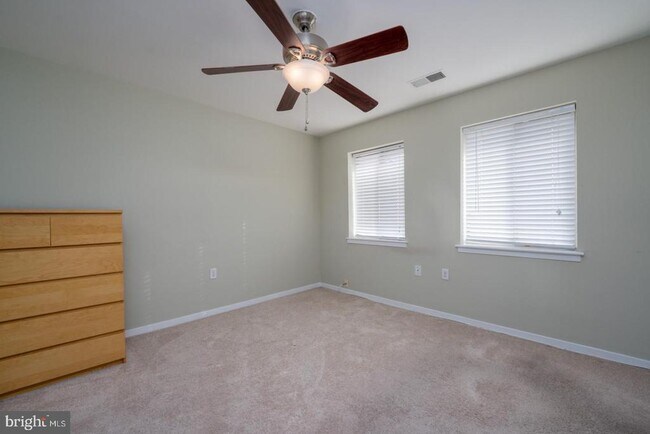 Building Photo - 35 Andrew Pl